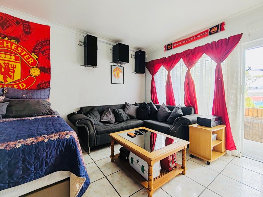 2 Bedroom Property for Sale in Maitland Western Cape